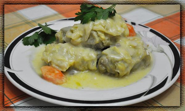 Greek lahanontolmades ( Stuffed cabbage rolls )