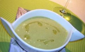 Broccoli and Roquefort soup