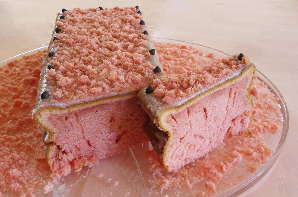 Ροζ κέικ με γλάσο