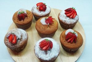 Strawberry stuffed cup cakes