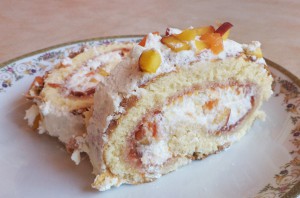 Peach sponge cake roll ( Greek peach kormos )